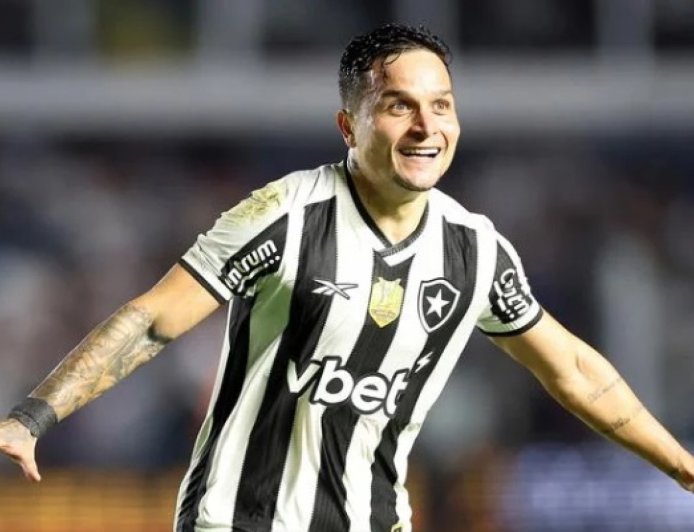 Botafogo bate o Santos na Vila Belmiro e vence a primeira fora de casa no Brasileirão