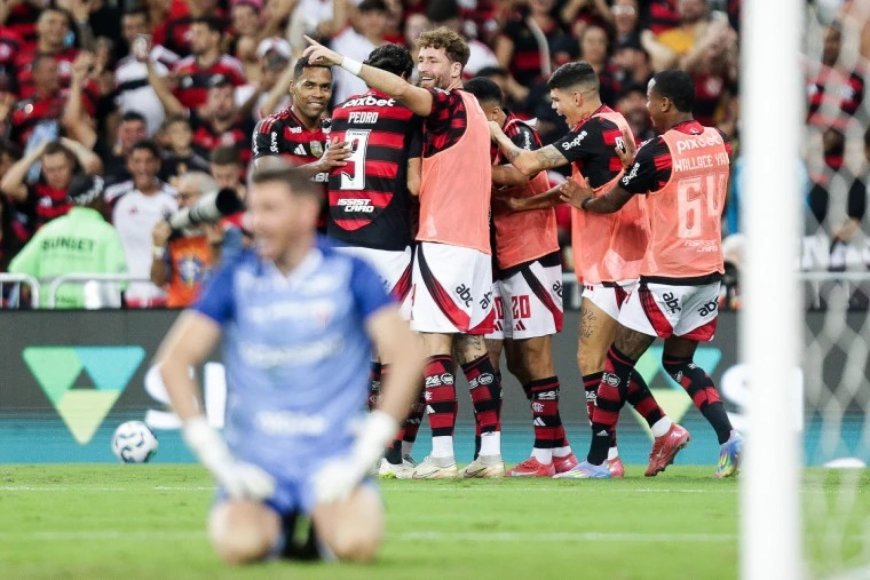 Flamengo goleia o Fortaleza e assume a liderança do Brasileirão